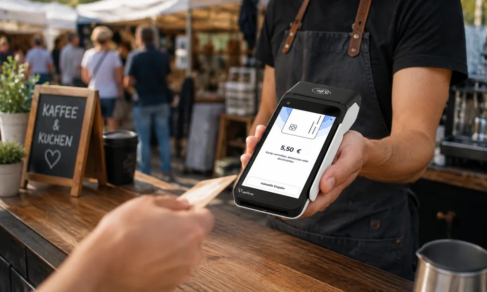 Mobiles Shift4One Kartenterminal im Einsatz auf dem Markt